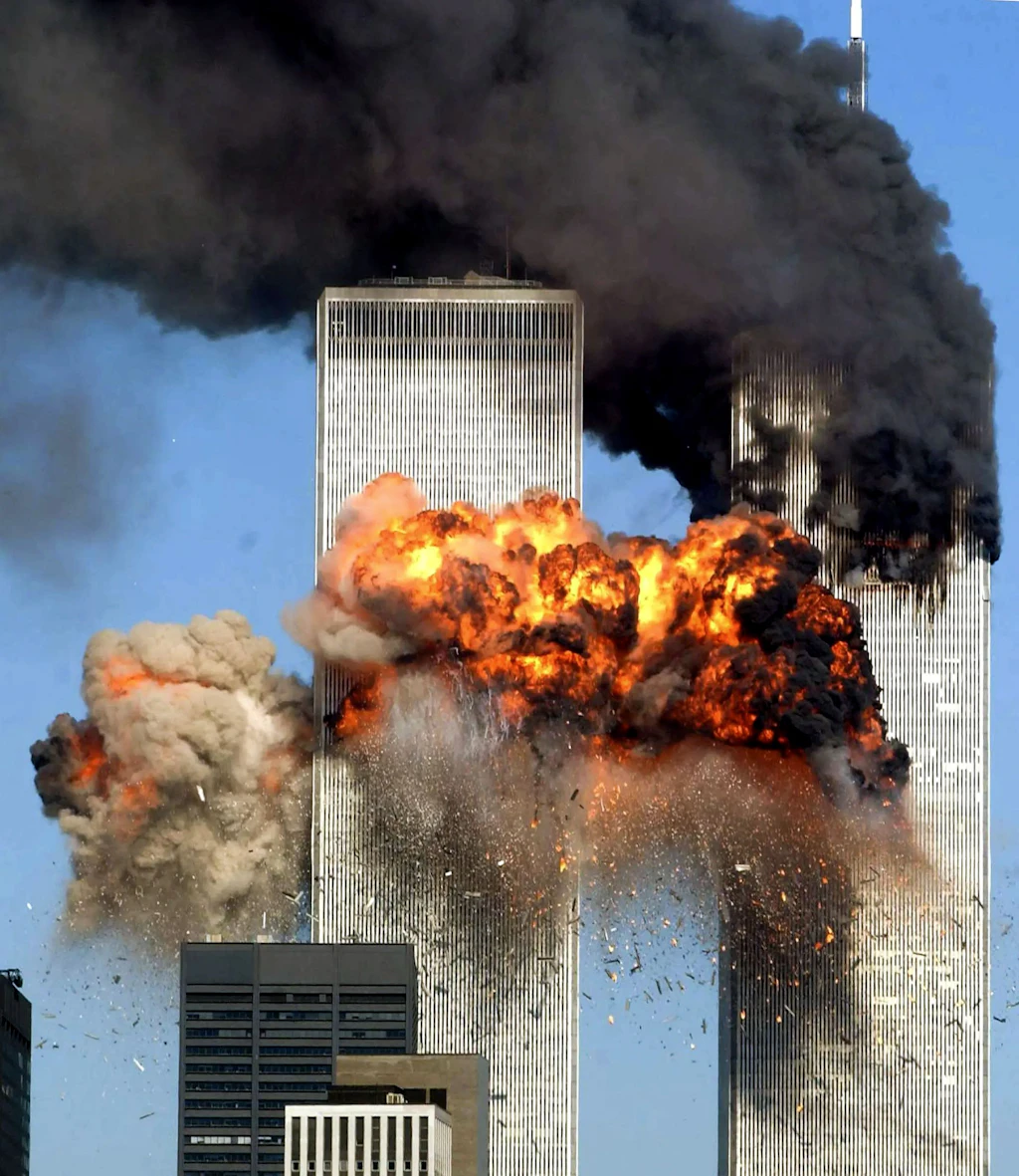 Um 9:03 Uhr traf eine United-Airlines-Maschine den Südturm des World Trade Centers.
