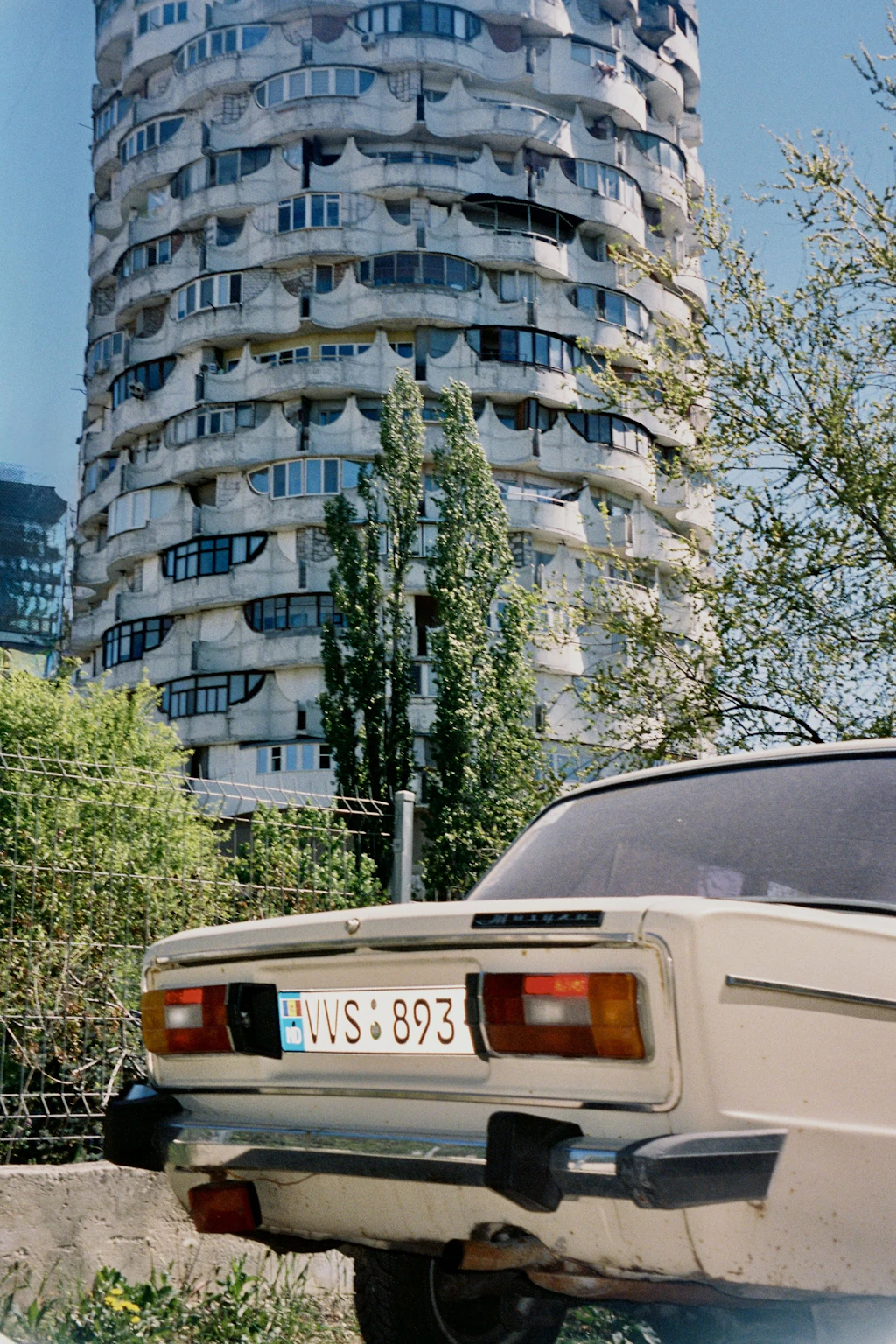 Der Romanița-Turm, 1978 bis 1986 erbaut, einst das höchste Gebäude der Stadt.