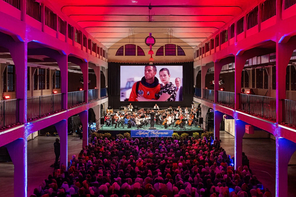 „Sounds of Hollywood“ in der Bogenbinderhalle Ronneburg haben eine langjährige Tradition. Am Samstag kann man wieder Filmmusik im klassischen Kleid erleben.