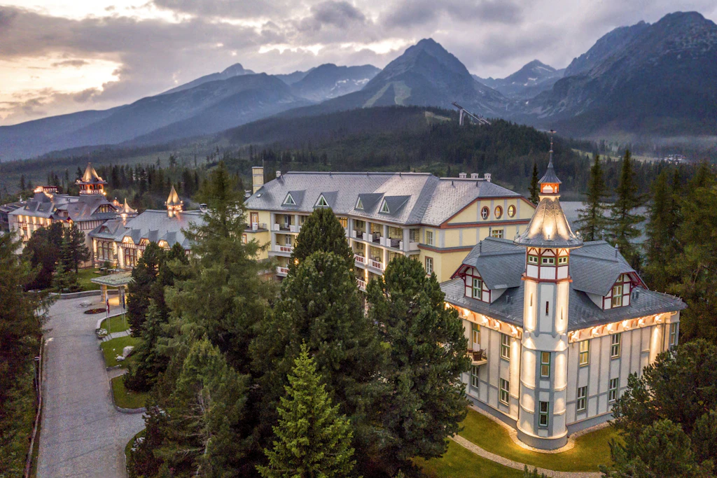 Osteuropa hat mehr zu bieten, als den Plattensee: In diesen Hotel in der Hohen Tatra nächtigen Sie hervorragend!