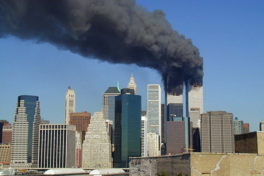 Brennende Zwillingstürme des WTC, 9/11 vormittags