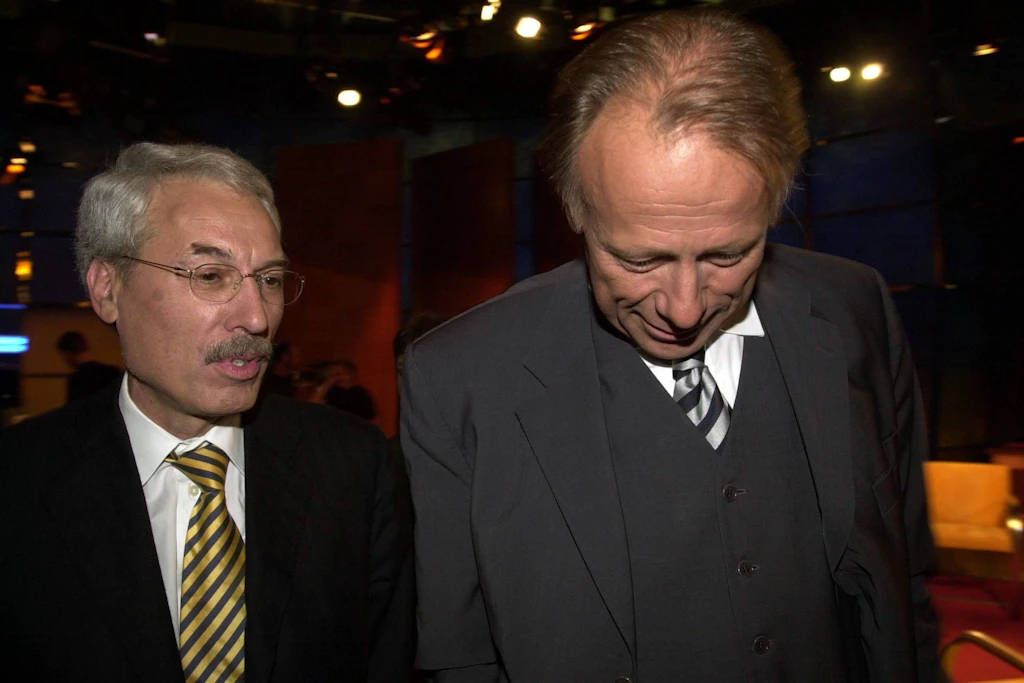 Im Jahr 2004 war Fritz Vahrenholt noch Vorstandsvorsitzender des Windkraftanlagen-Herstellers  Repower Systems AG, und Jürgen Trittin war grüner Bundesumweltminister.