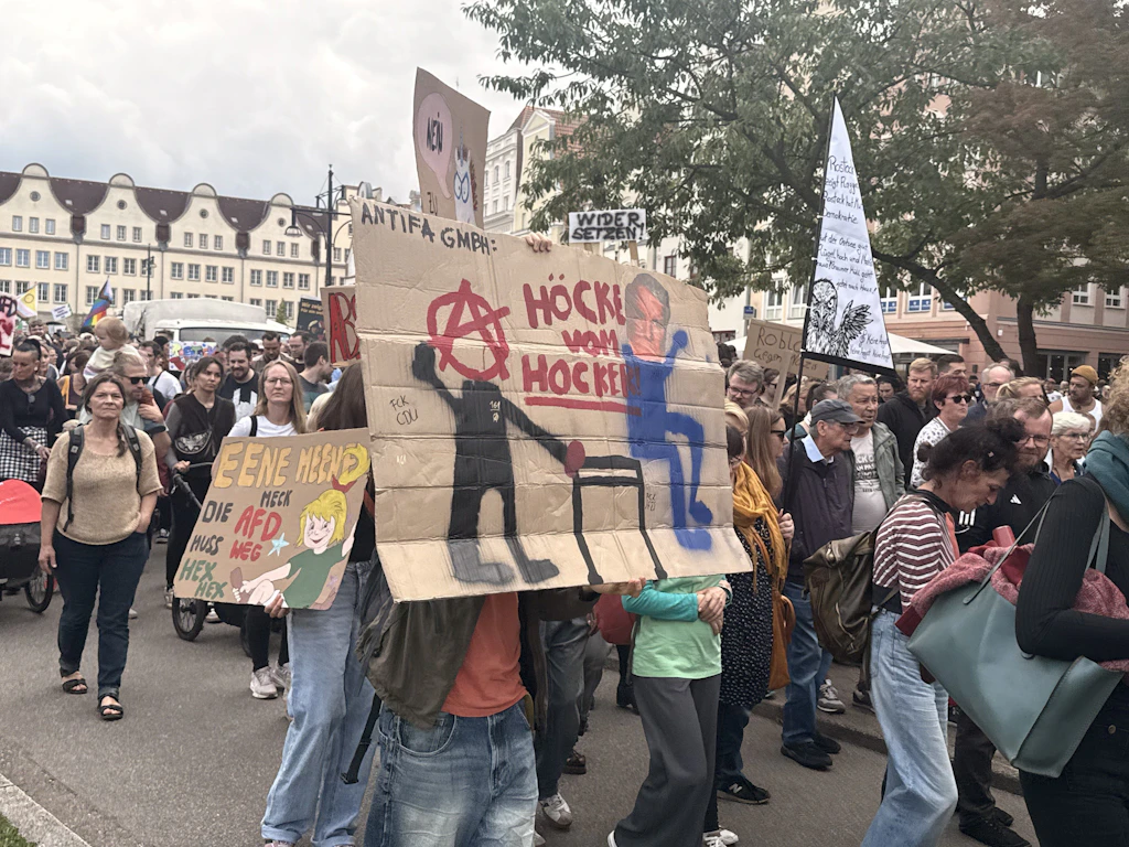 „Das macht mir Angst“: Tausende demonstrieren vor der MV-Wahl in Rostock