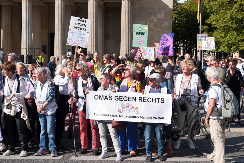 Berlin ist die Demo-Hauptstadt schlechthin, hier wird ständig protestiert (Symbolfoto). Auch am Freitag gibt es gleich mehrere Demos im gesamten Stadtgebiet.