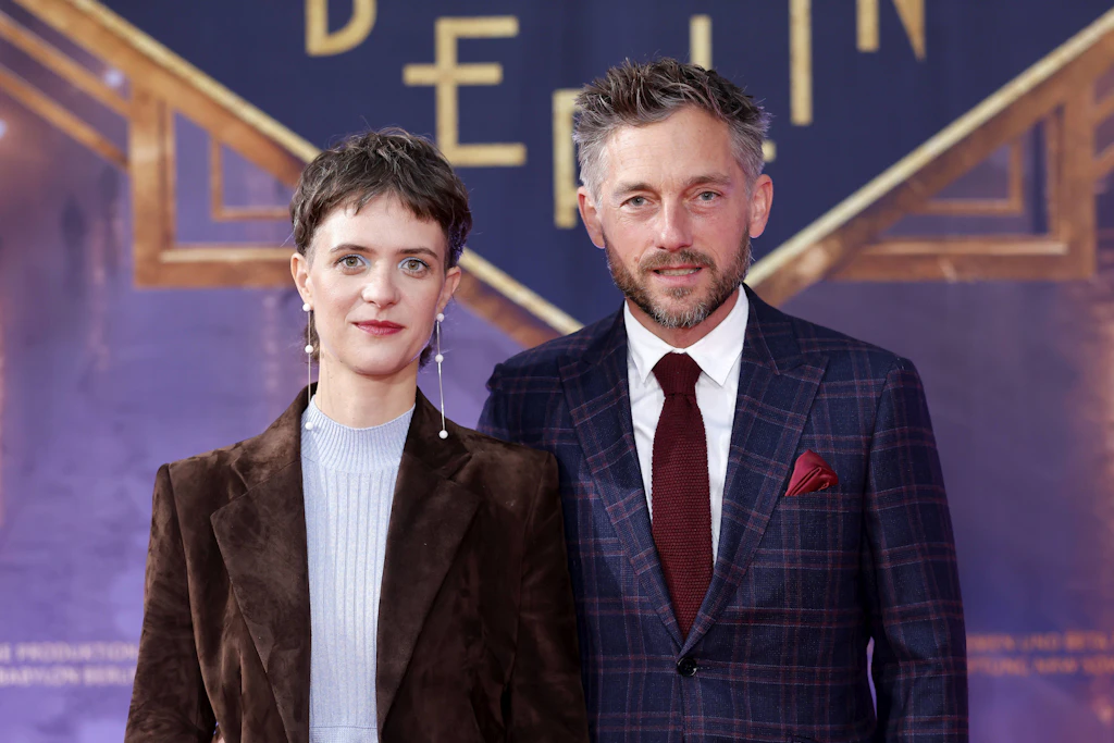 Liv Lisa Fries und Volker Bruch spielen das Pärchen Charlotte Ritter und Gereon Rath.