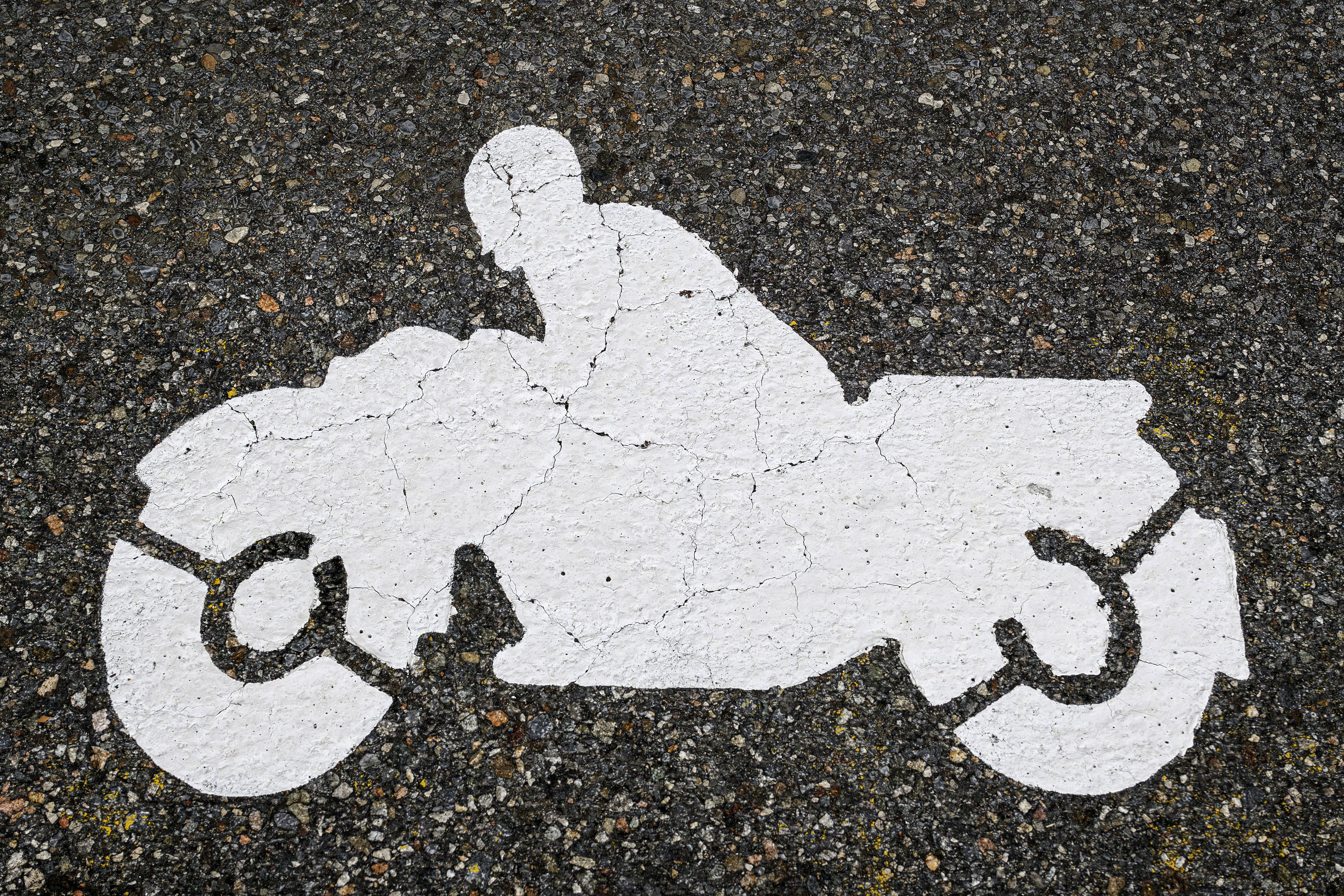 Motorrad-Unfälle in Weißensee und Rummelsburg: Ein Toter, ein Schwerverletzter