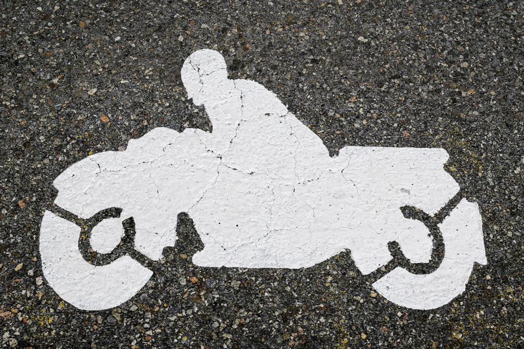Motorrad-Unfälle in Weißensee und Rummelsburg: Ein Toter, ein Schwerverletzter