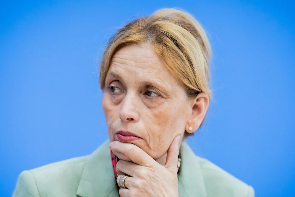 Bundesbildungsministerin Karin Prien (CDU) sieht bei der Qualität des deutschen Bildungssystems erheblichen Handlungsbedarf.