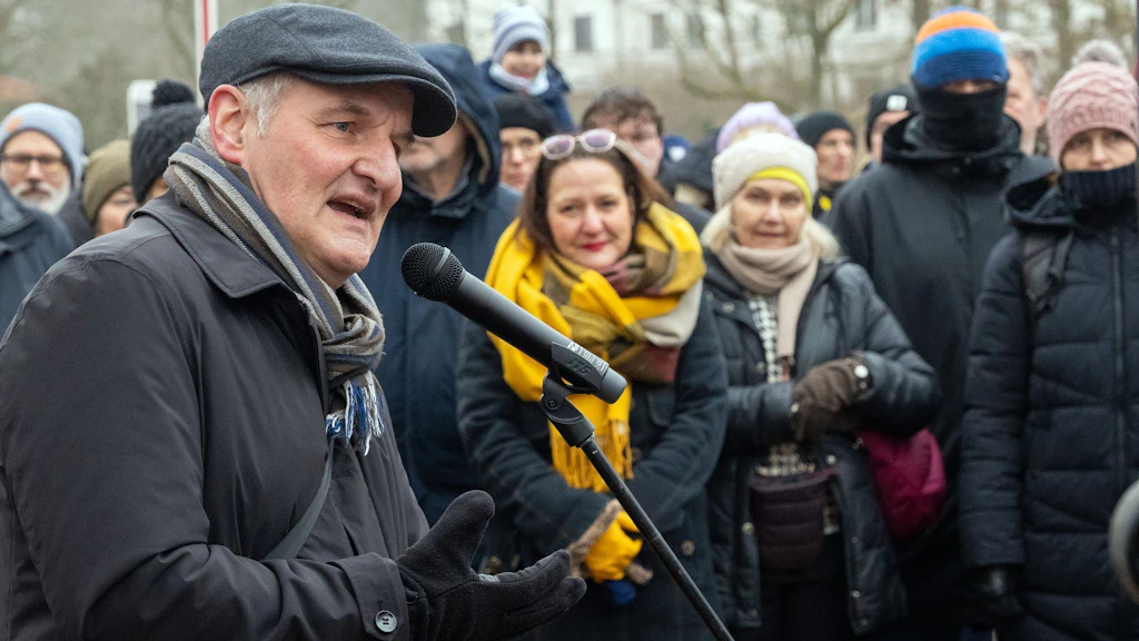 Ihm könnte der private Besuch von Veranstaltungen zum Verhängnis werden: Bernd Rubelt (l.) ist seit 2019 Beigeordneter für Stadtentwicklung, Bauen, Wirtschaft und Umwelt in Potsdam.