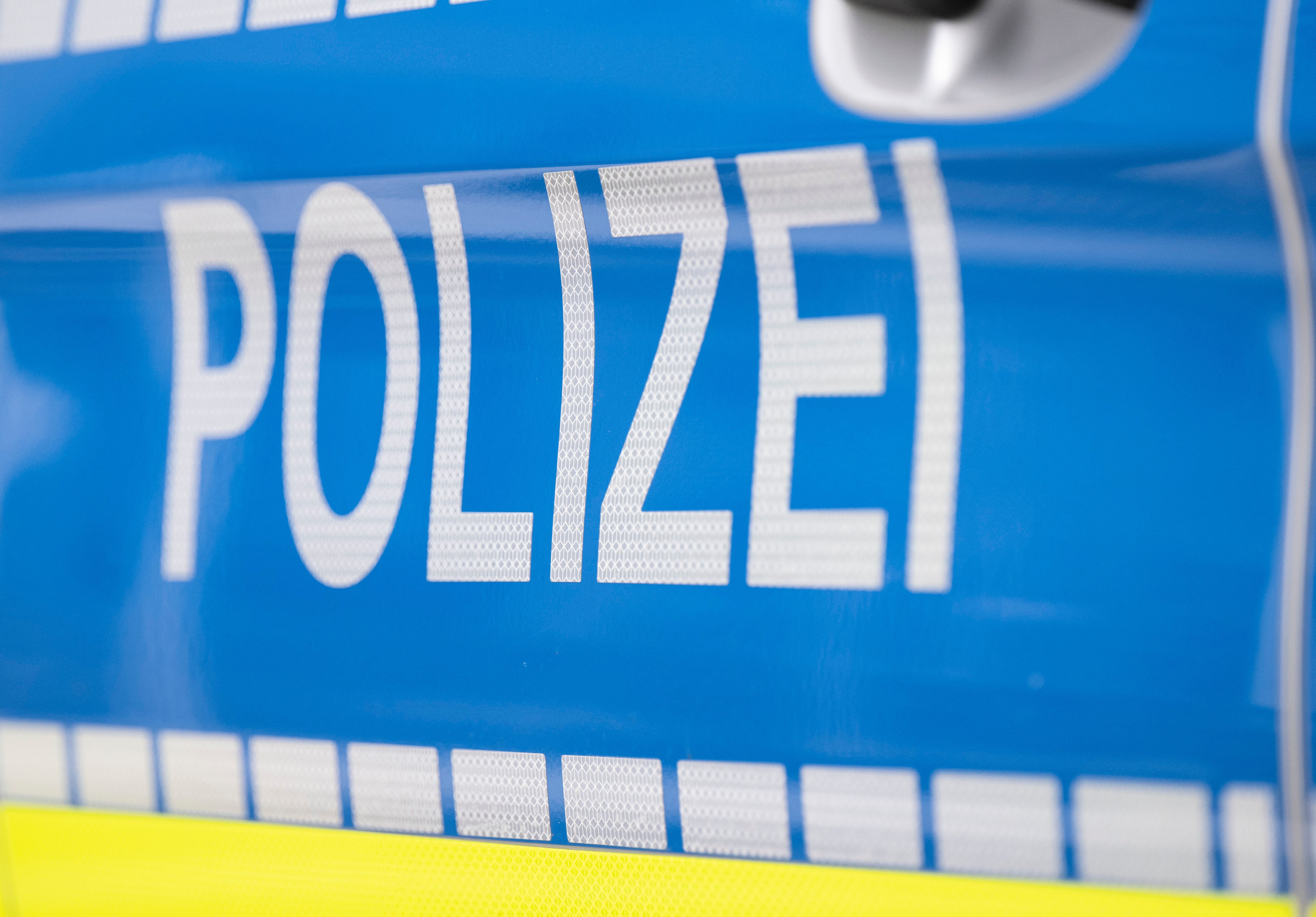 Antisemitischer Angriff in Berlin-Mitte: Frau mit Glasflasche attackiert