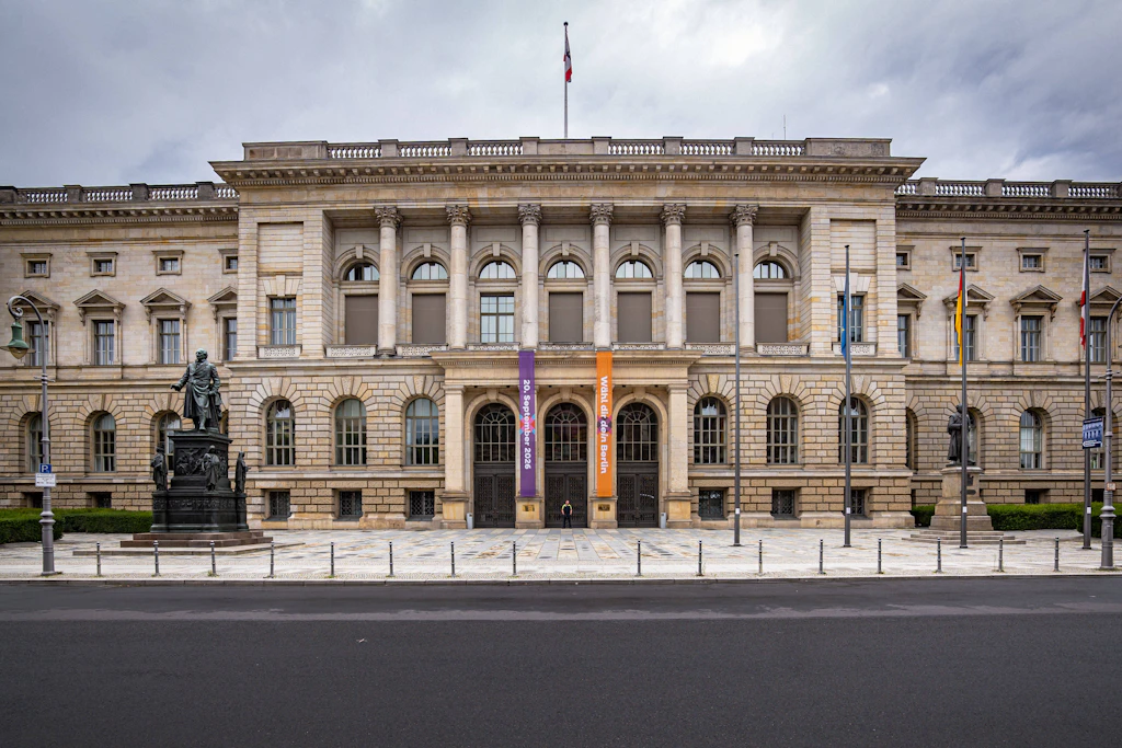 Der Preußische Landtag in Mitte: Derzeit muss das BSW mit Umfragewerten zwischen drei und vier Prozent um den Einzug ins Abgeordnetenhaus bangen.