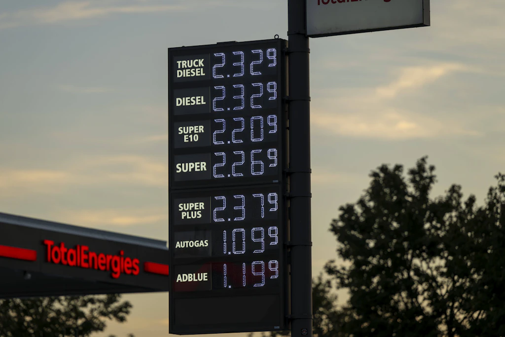 Die Spritpreise explodieren. Seit dieses Bild am 12. September entstand, gab es schon einen weiteren Preissprung. In Brandenburg sind die Preise im Vergleich der Bundesländer extrem hoch.