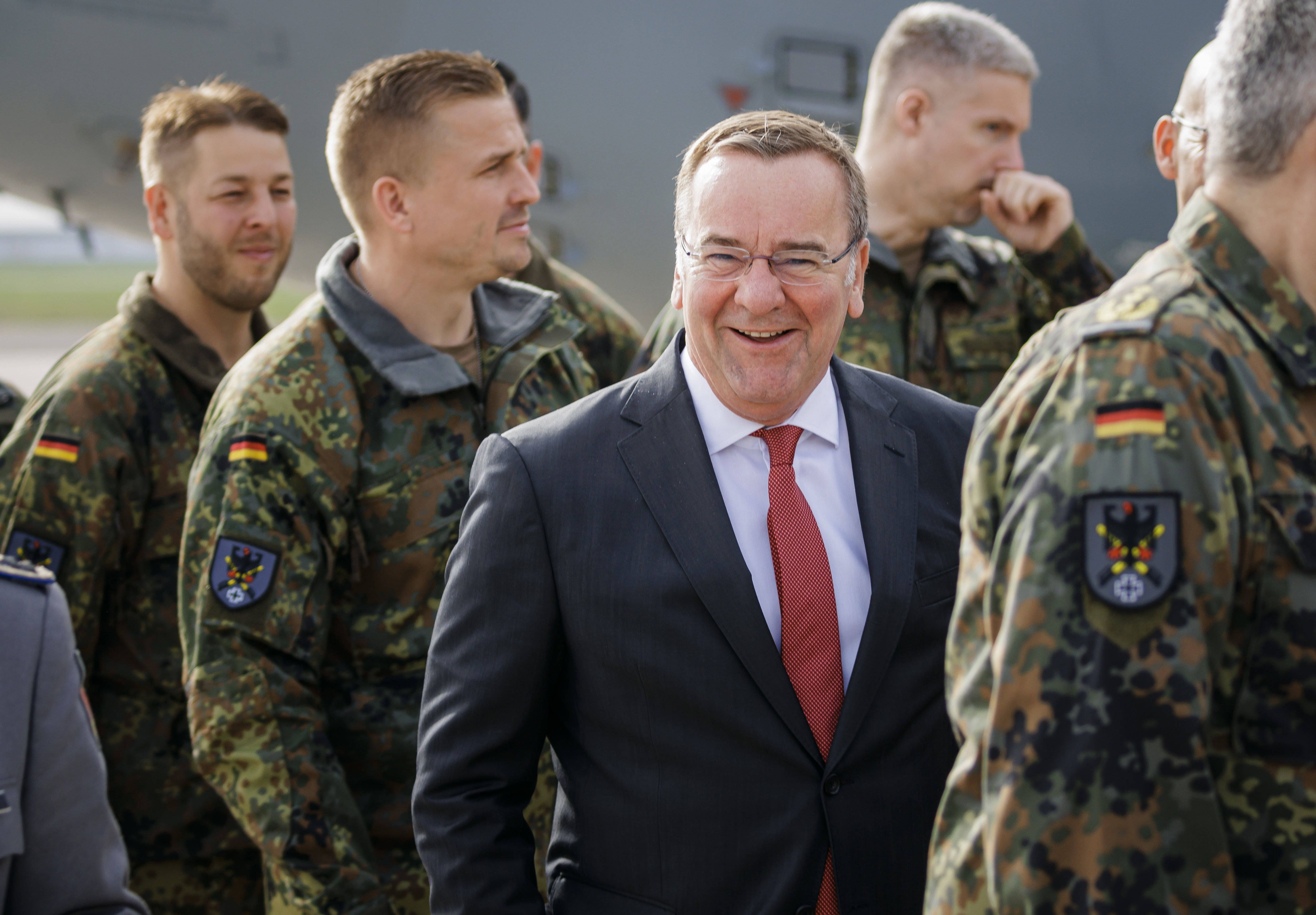 Bundeswehr: Pistorius ordnet erstmals Zwangsversetzungen für Litauen-Brigade an