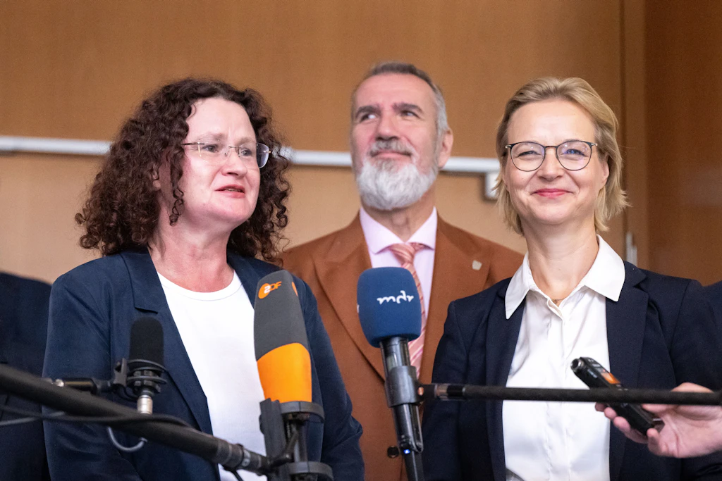 Auflösung der BSW-Landtagsfraktion in Thüringen und Gründung einer neuen Fraktion.