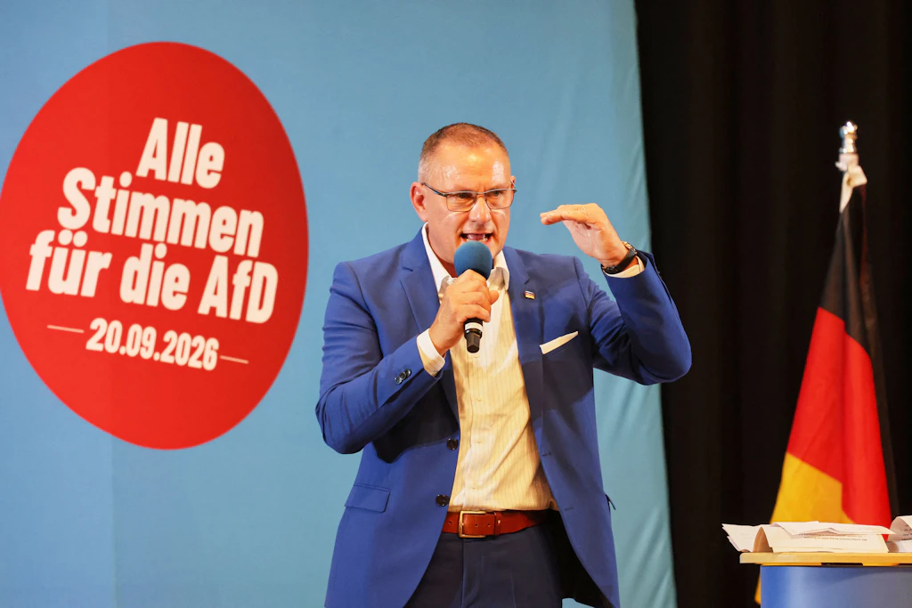 Tino Chrupalla, Bundesvorsitzender der AfD, spricht auf einer AfD-Wahlkampfveranstaltung in Pasewalk.