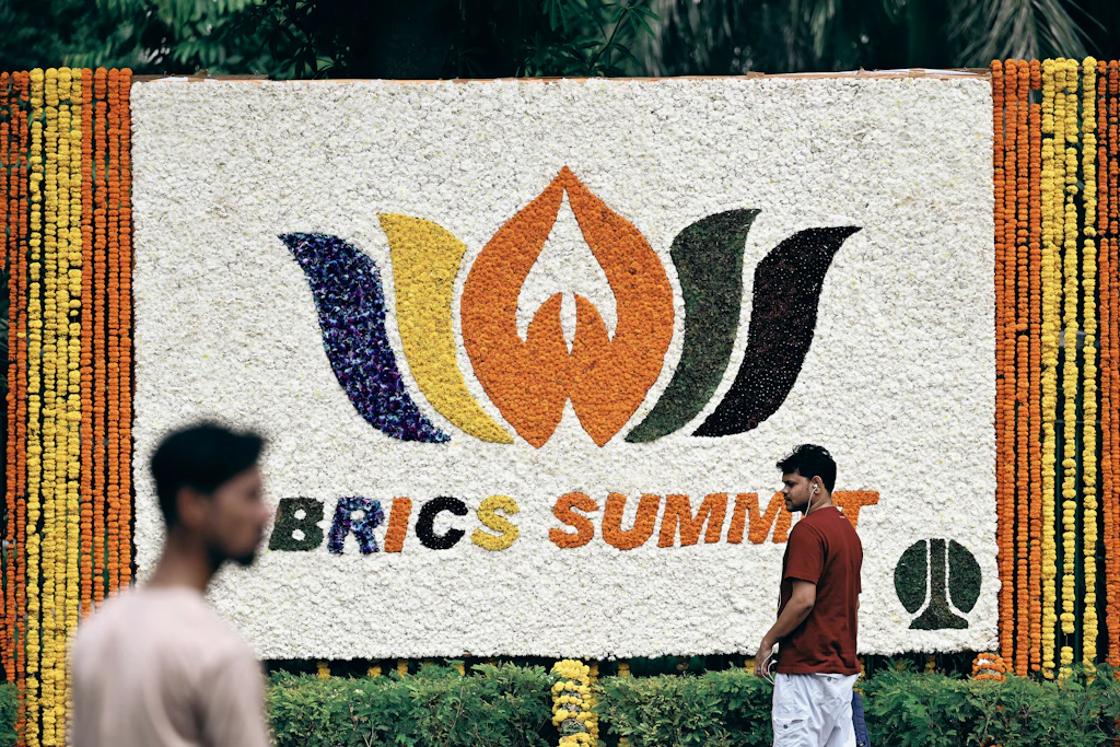 Gähnende Leere am Connaught Place in Neu-Delhi wegen verschärfter Sicherheitsmaßnahmen und Verkehrsbeschränkungen rund um den Brics-Gipfel.