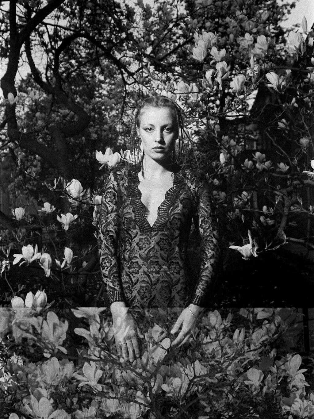 „Martina, Hohen Neuendorf“, 1980, Magnolienblüte in Omas Spitzenkleid