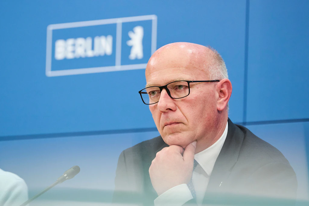 Kai Wegner (CDU), Regierender Bürgermeister von Berlin: Farbenfrohe IT-Strategien und die triste digitale Realität.