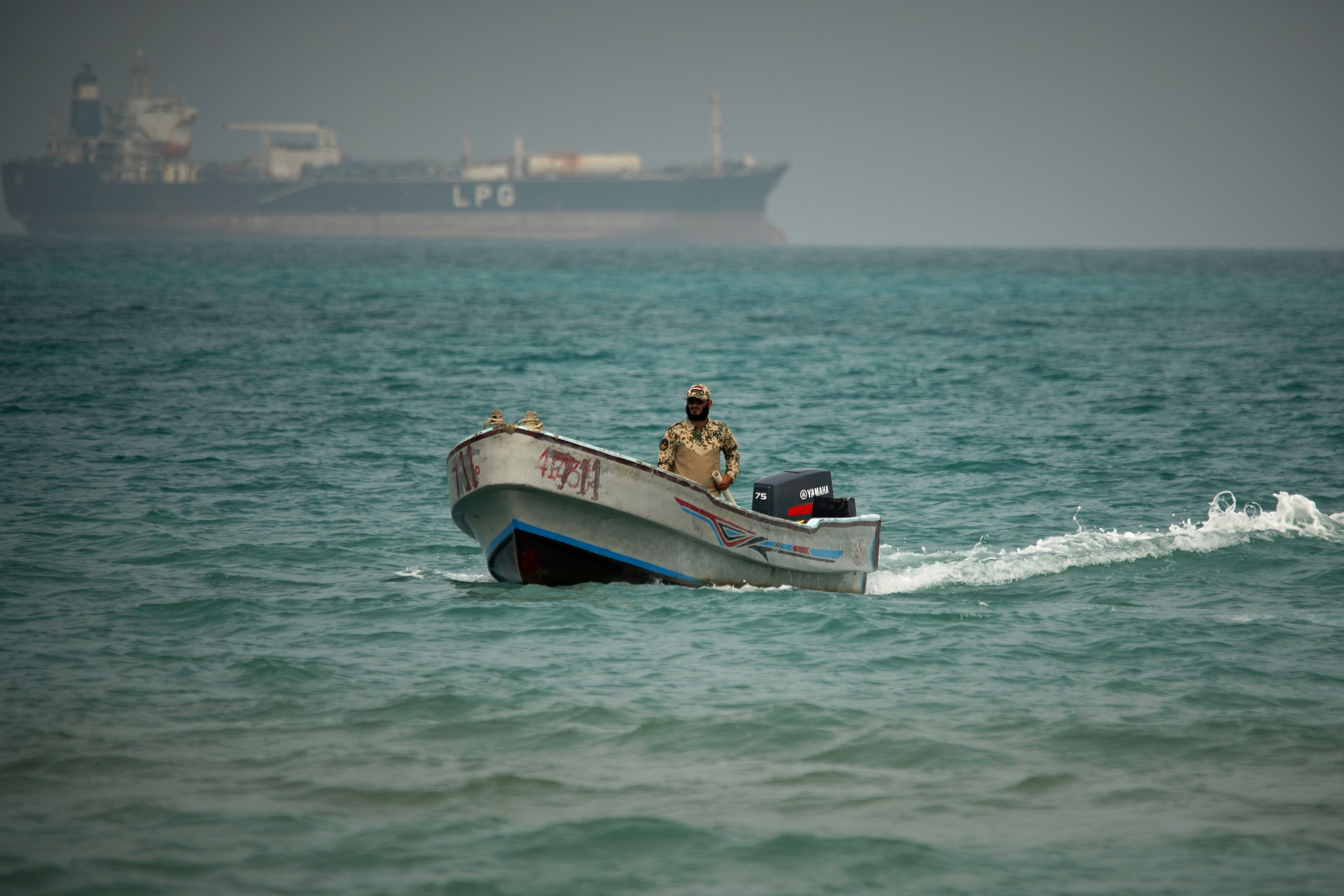 Durchfahrt durch Meerenge Bab al-Mandab: Italien erwägt Marineeinsatz im Alleingang