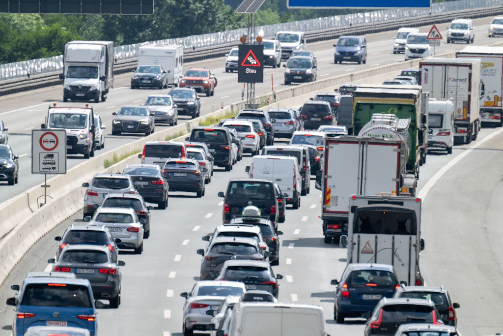 Der ADAC zählt mehr Staus als vor einem Jahr.