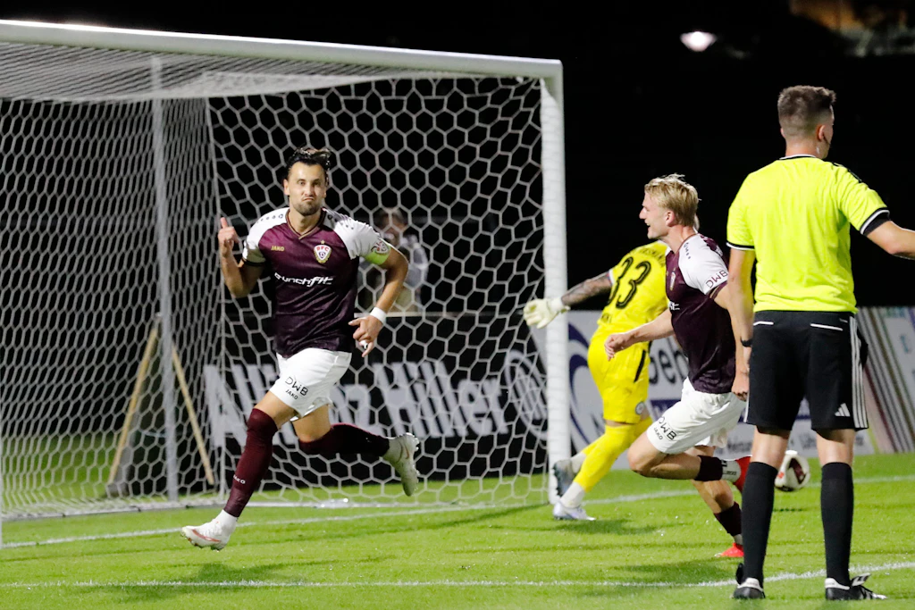 Rufat Dadashov (l.) will auch bei Lok Leipzig so schön jubeln wie nach dem verwandelten Foulelfer zum 2:1 für den BFC Dynamo gegen Tasmania.