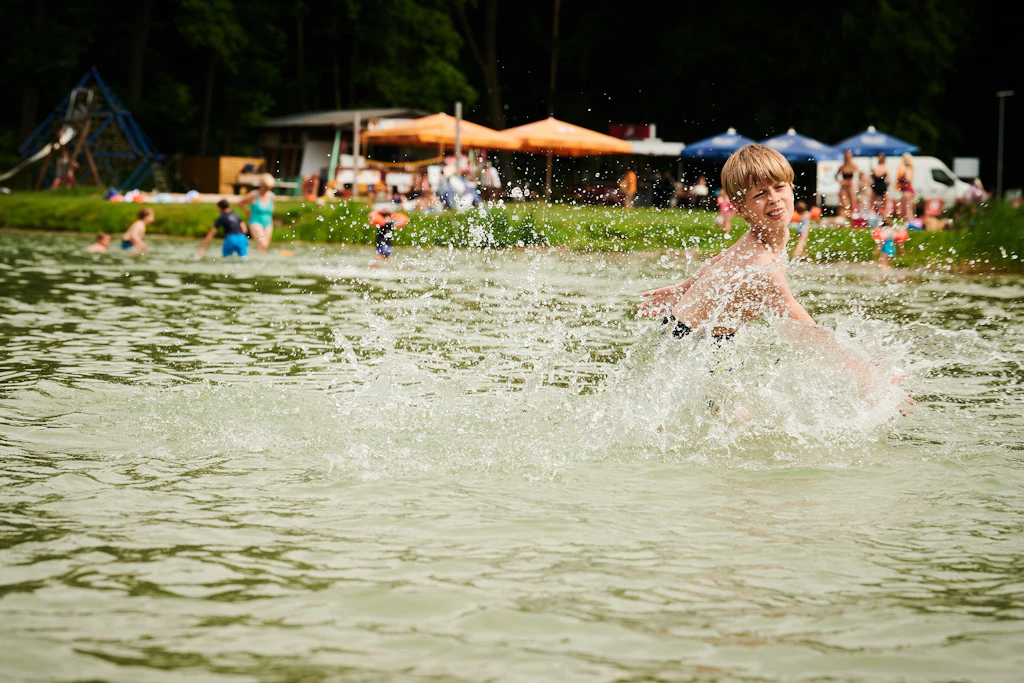Der Werbellinsee lockt im Sommer viele Schulklassen an – auch aus Berlin.