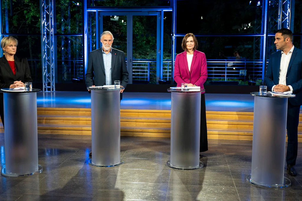 Am Dienstagabend traten die Spitzenkandidaten Simone Oldenburg (Linke), Peter Schabbel (BSW), Claudia Müller (Bündnis 90/Die Grünen) und Daniel Peters (CDU) zum Vierer-Gespräch an.