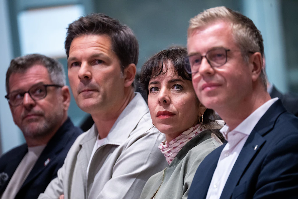 Werner Graf, Steffen Krach, Elif Eralp, und Stefan Evers bei einer Diskussionsrunde vor der Wahl.