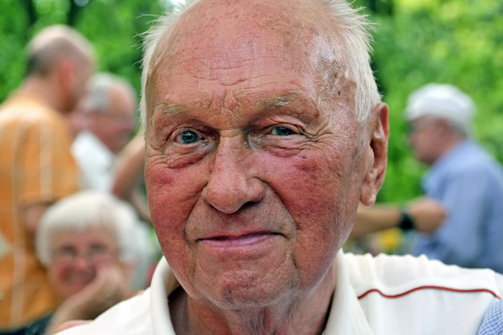 Fritz Streletz starb am 24. März 2025 in Oranienburg. Er wurde 98 Jahre alt.