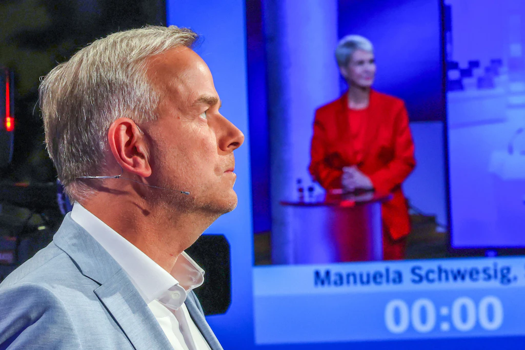 Leif-Erik Holm (AfD) und&nbsp; Manuela Schwesig (SPD) traten am Mittwochabend zum zweiten und finalen TV-Duell im Landesfunkhaus des NDR an.