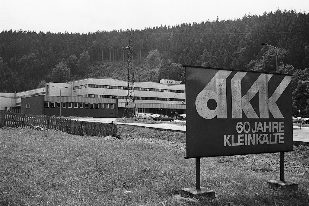 Das Werk der Deutschen Kühl- und Kraftmaschinen im Erzgebirge, das jahrzehntelang Kühlschränke für den halben Ostblock baute.