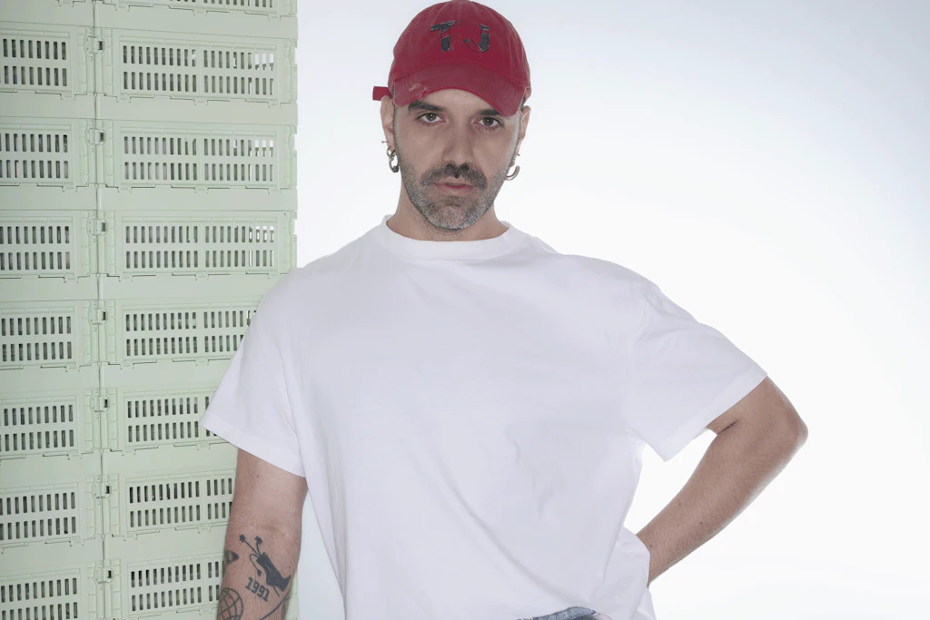 Zwischen Balkan-Heritage und kosmopolitischem Zeitgeist: Stylist Ivan Tsutsumanov im Gespräch über die visuelle Zukunft Sofias.