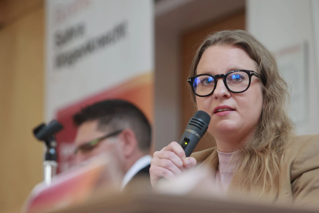 Die stellvertretende Bundesvorsitzende des BSW, Friederike Benda, kritisiert die Maßnahmen des Verteidigungsministeriums. 