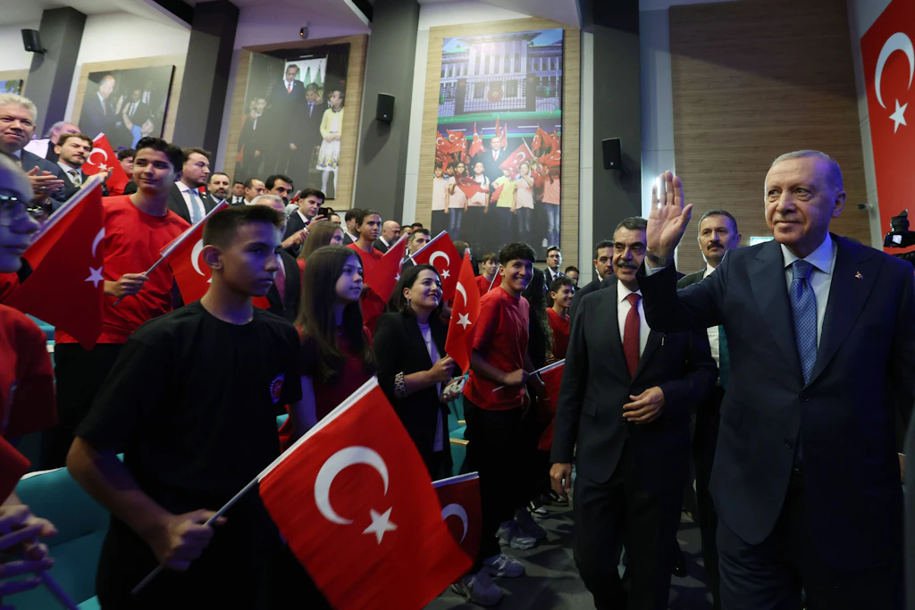 Der türkische Präsident Recep Tayyip Erdogan eröffnet feierlich das neue Schul- und Universitätsjahr.