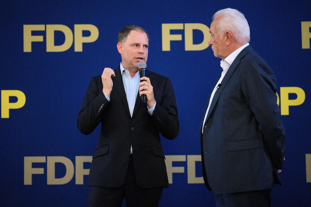 Christoph Meyer (l), Spitzenkandidat der Berliner FDP&nbsp; und Parteichef Wolfgang Kubicki.