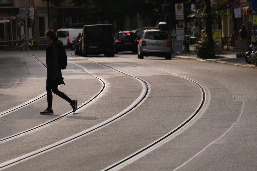 Boxhagener Straße in Friedrichshain: Seit November 2025 fährt hier keine Straßenbahn mehr. Die Strecke wird nie wieder befahren.