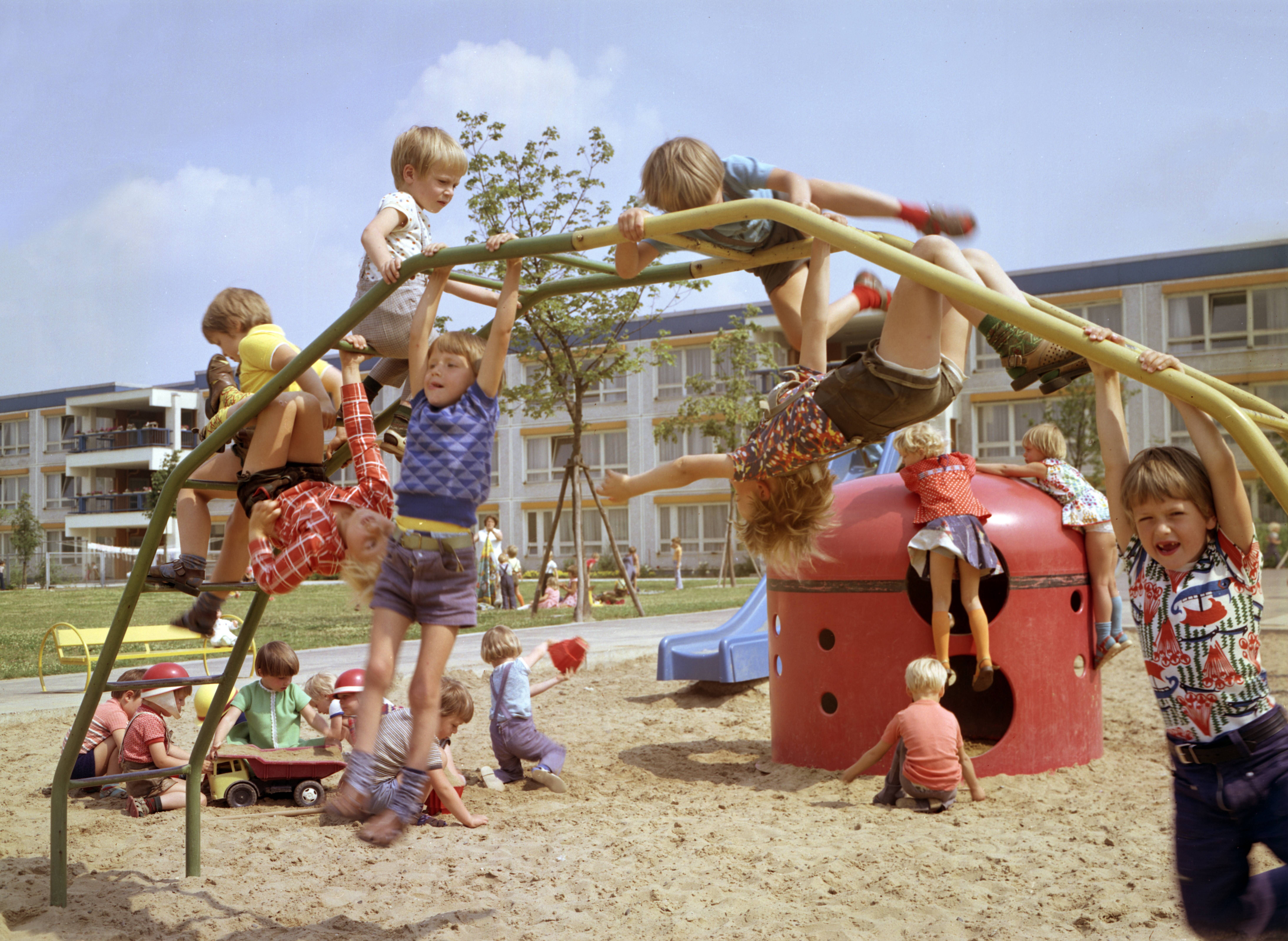 Vorteil DDR! So viel besser war der Osten bei Kinderbetreuung und Familienförderung