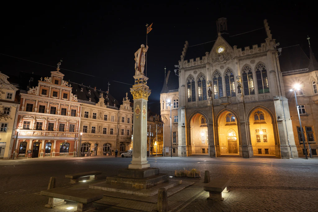 Das Rathaus der Landeshauptstadt Erfurt: Hinter den Kulissen toben kommunalpolitische Grabenkämpfe, die nun im Stadtrat für einen Eklat sorgten.
