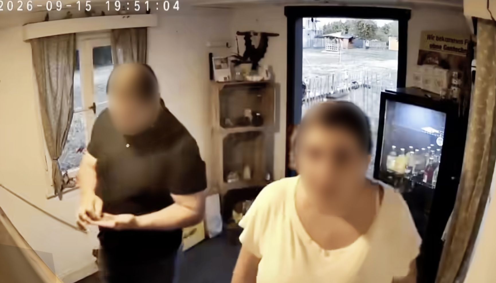 Die Täter hatten es auf die Eier abgesehen: Video zeigt dreisten Beutezug in Hofladen