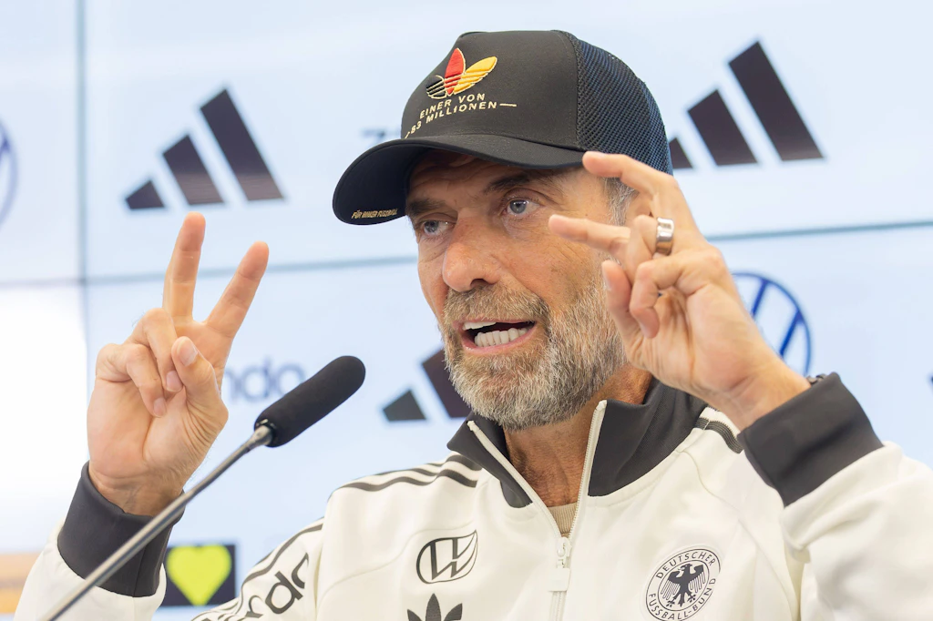 44 Spieler für den neuen Bundestrainer: Jürgen Klopp spielt 3-D-Schach