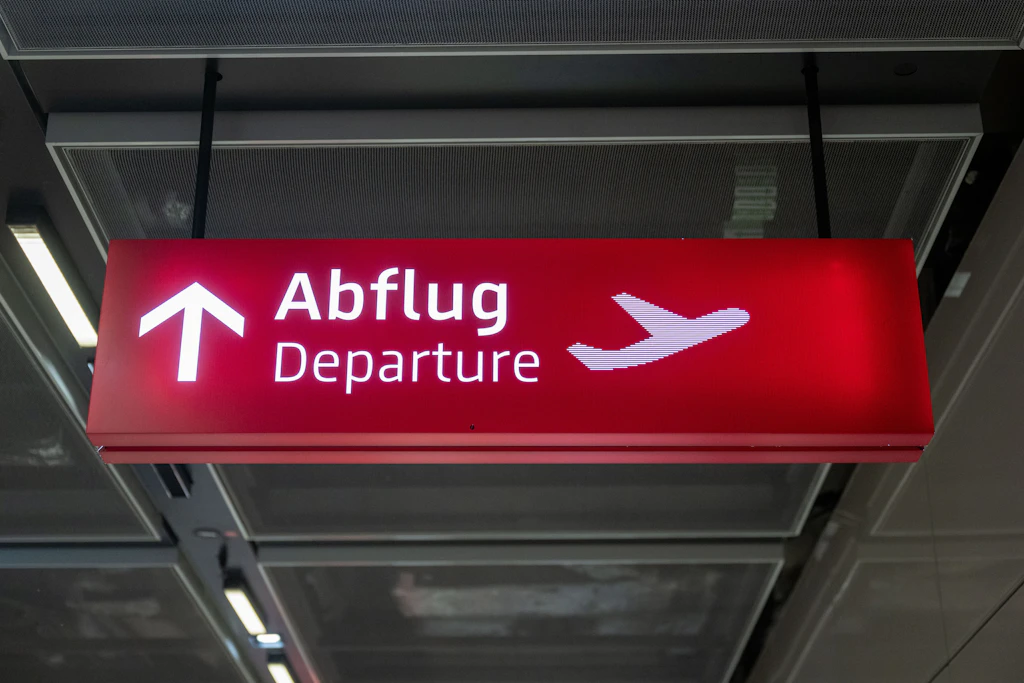 Angriff am Flughafen BER: Fluggast aus Estland wegen versuchten Totschlags in Untersuchungshaft