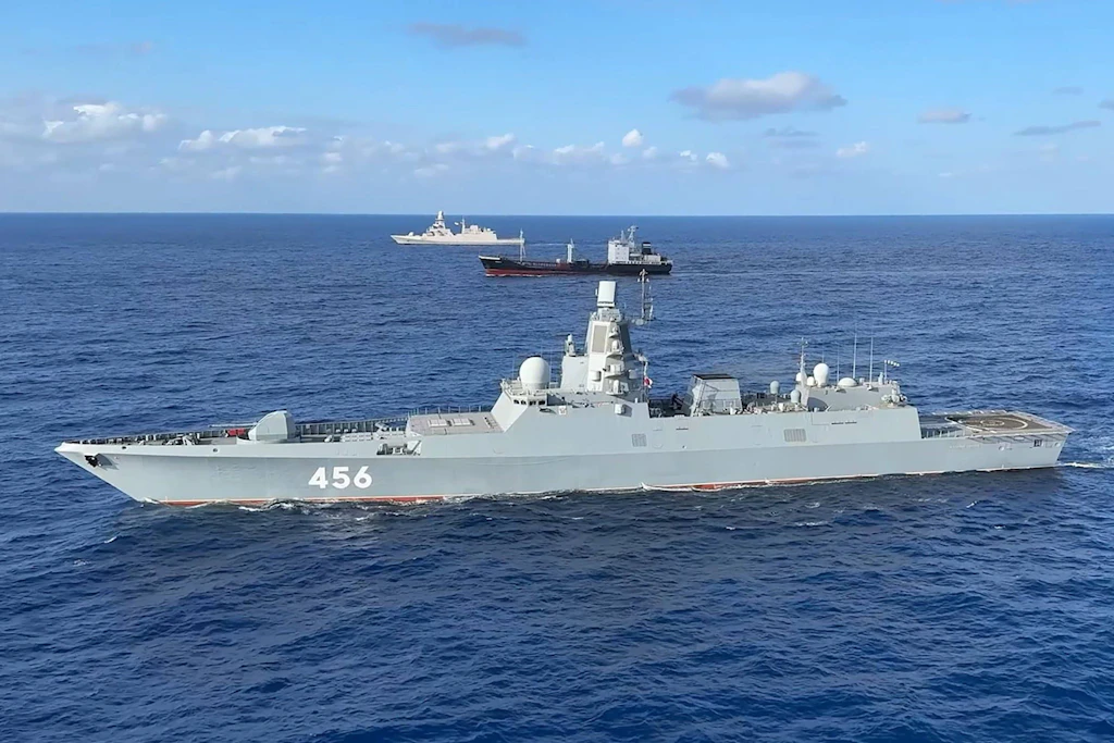 Russland schickt Militärkonvoi ohne Signal durchs Mittelmeer