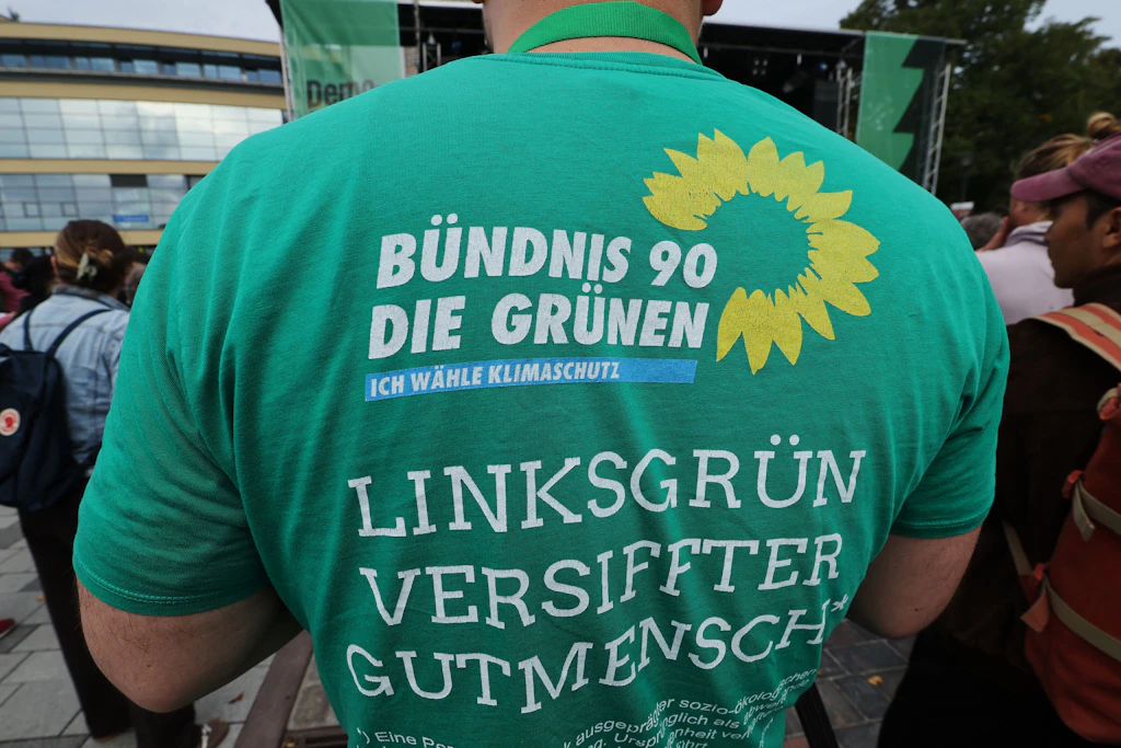 Kurz vor der MV-Wahl wird es für die Grünen eng. In Rostock treffen Kritiker und überzeugte Anhänger aufeinander.