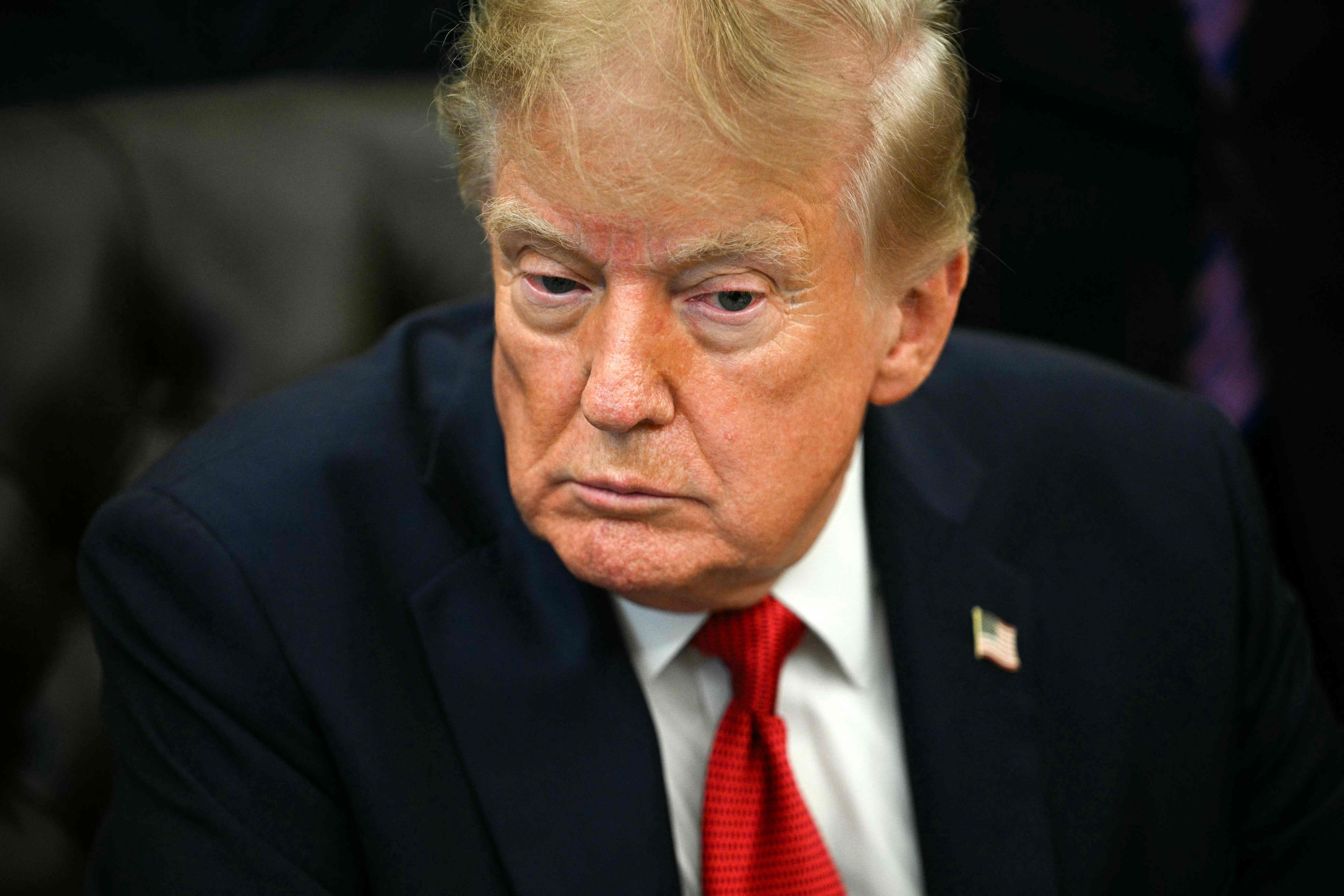 Donald Trump untersagt CNN und Politico Zugang zum Weißen Haus