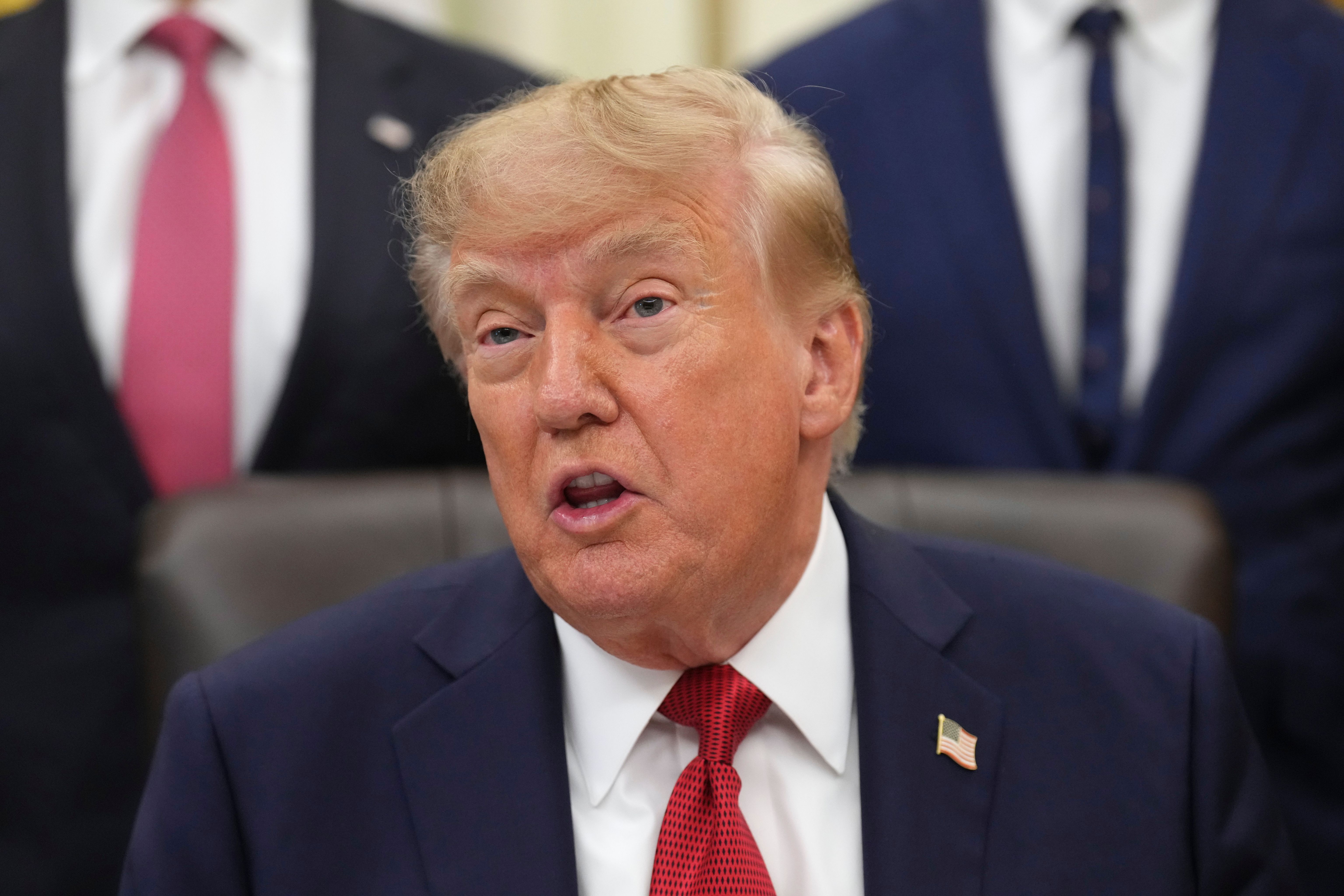 Neue US-Sanktionen gegen Russland: Trump unterzeichnet Gesetz – Dank von Selenskyj