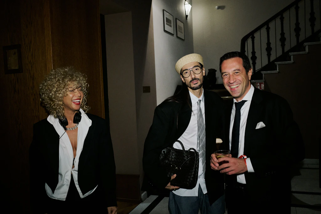 DJ Zlatomira, Julian Daynov und S.E., Botschafter von Bulgarien Grigor Porozhanov