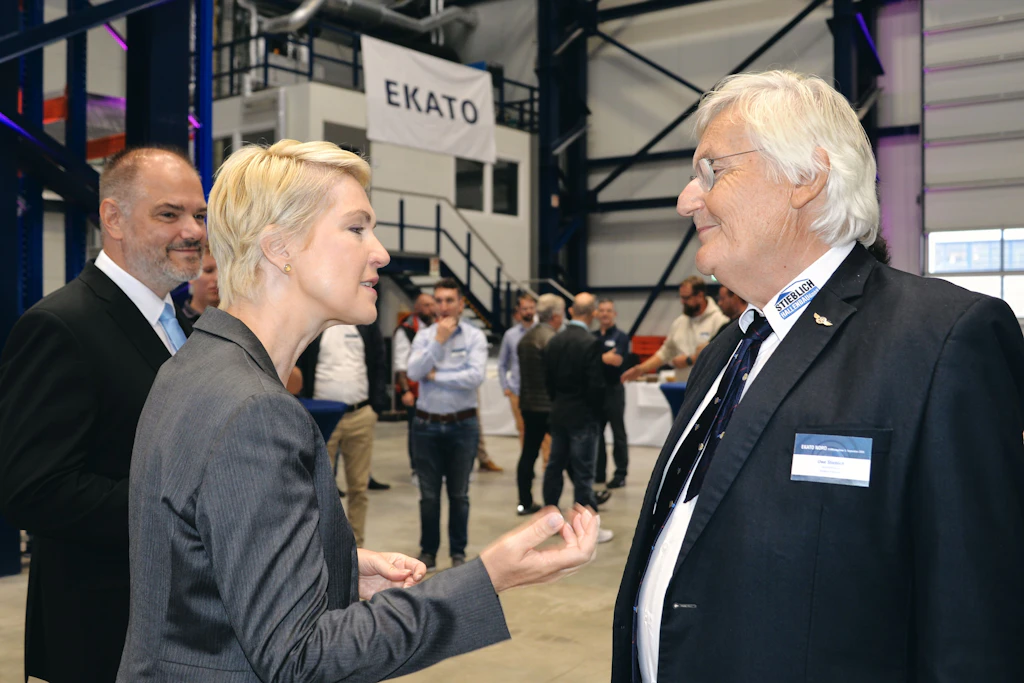Uwe Stieblich mit Ministerpräsidentin Manuela Schwesig (SPD) bei Ekato.