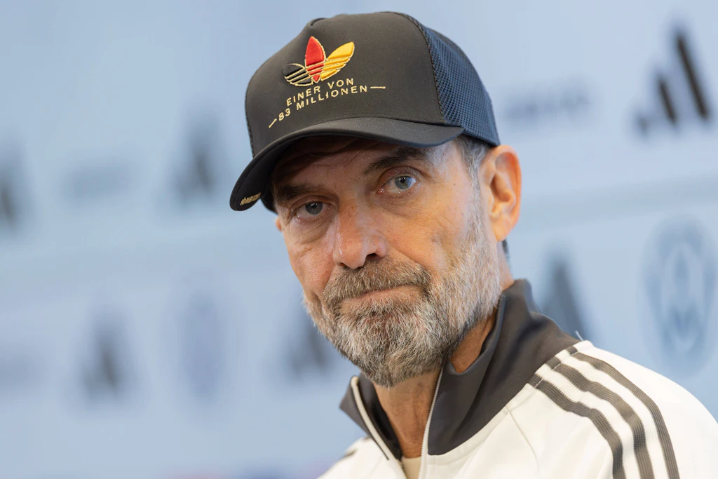 Mehr Staatsakt als Kaderbekanntgabe: Bundestrainer Jürgen Klopp hielt in Frankfurt eine regelrechte Rede an die Nation.