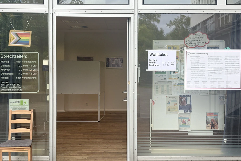 Vor dem Wahllokal
