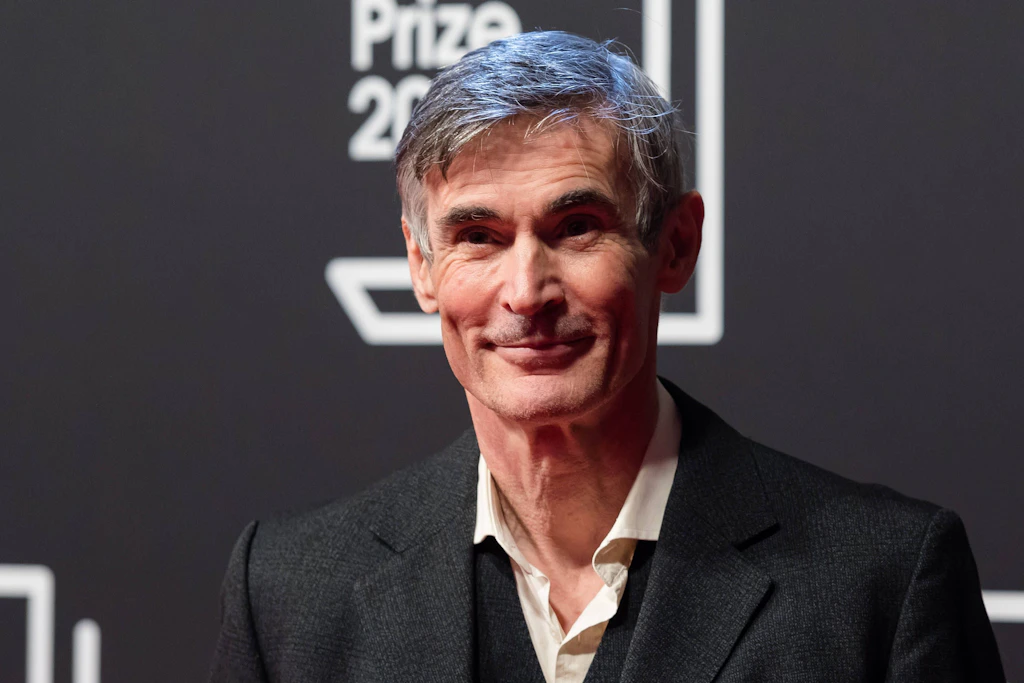 Der Brite Andrew Miller bei der Preisverleihung zum Booker Prize 2025